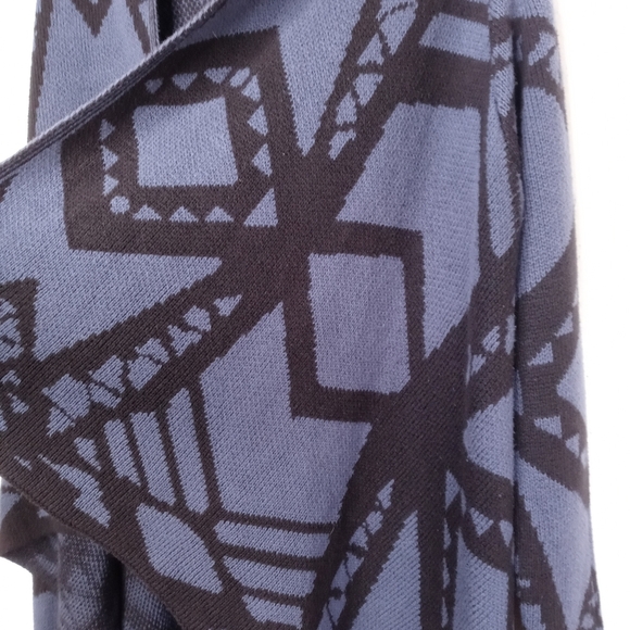 Blank NYC Aztec Print Open Front Waterfall Cardigan - Picture 10 of 11